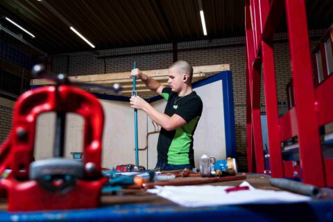 Wat doet een installatiemonteur?