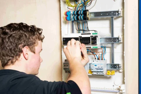Werken in de elektrotechniek is heel afwisselend